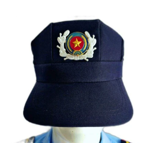 Mũ bảo vệ lưỡi trai màu đen chuyên nghiệp (có kèm sao)