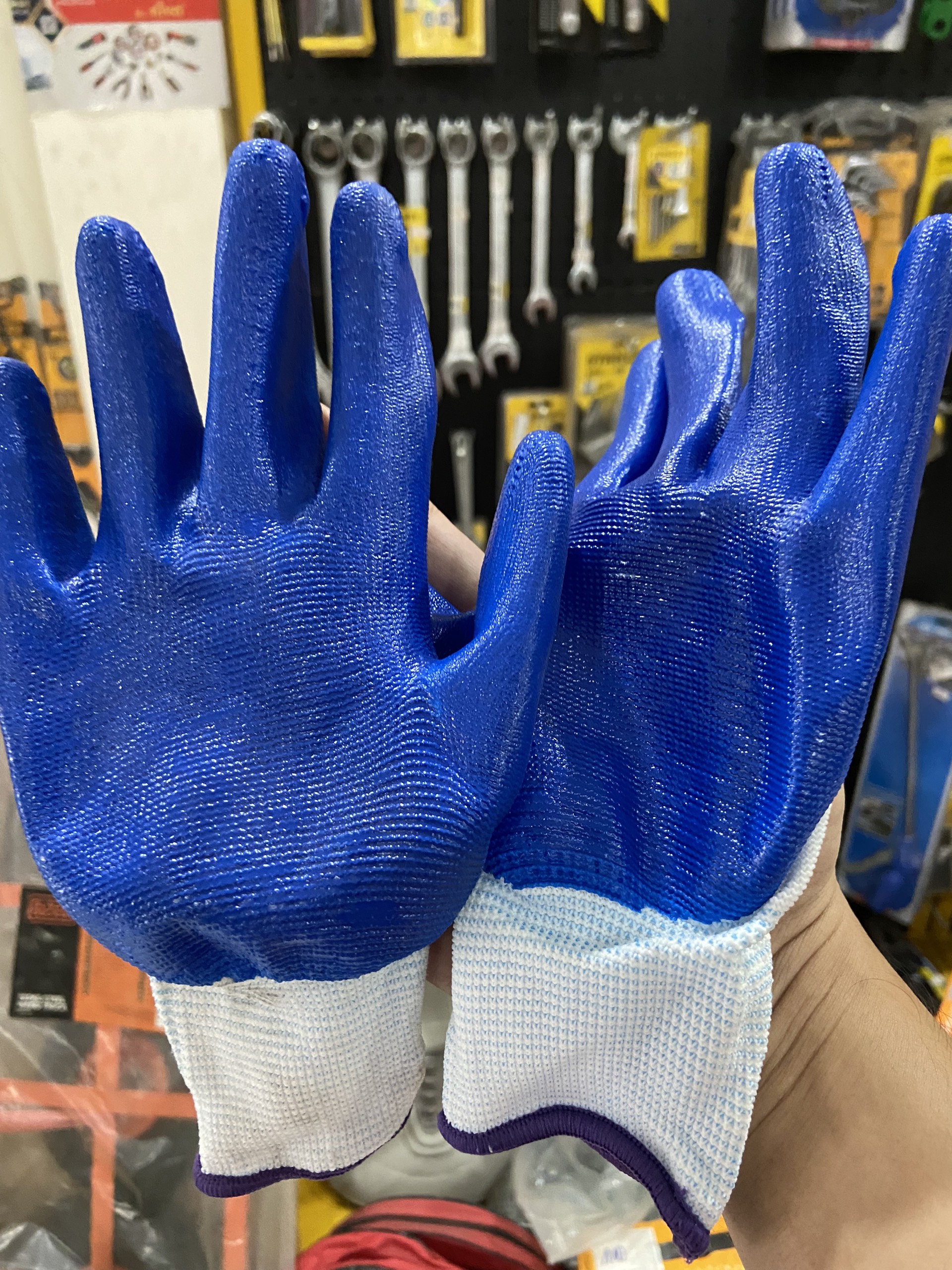Găng tay sợi dệt kim phủ sơn xanh 388 45g